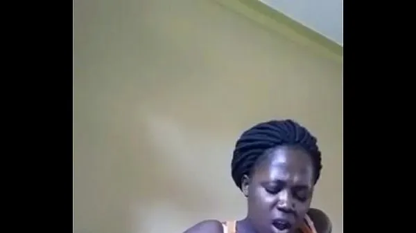 XXX Zambian girl masturbating till she squirts 新视频