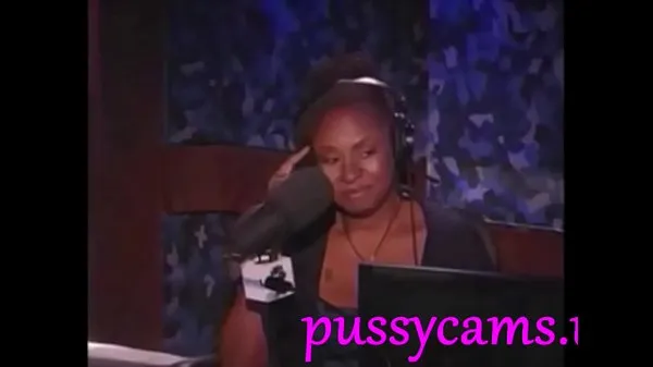 XXX Hot bitch riding fucking machine with old guy - pussycams.us új videó