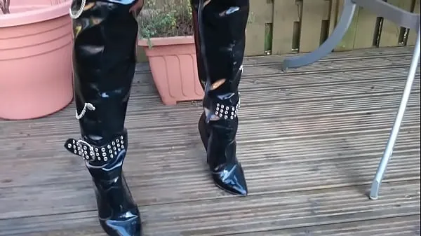 XXX Thigh Boots in Garden uutta videota