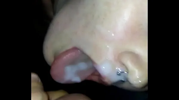 XXX 18yo takes facial cumshot 新视频