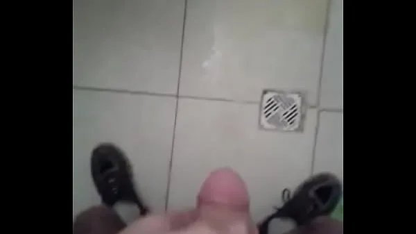 XXX pissing on the floor nye videoer