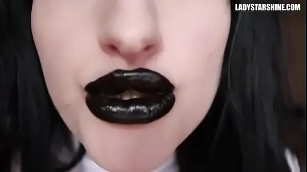 XXX Black Lipstick Countdown nieuwe video's