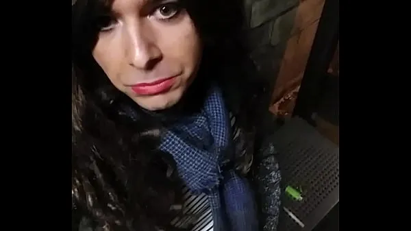 XXX Young french crossdresser walk out by night and handjob himself 2/2 νέα βίντεο