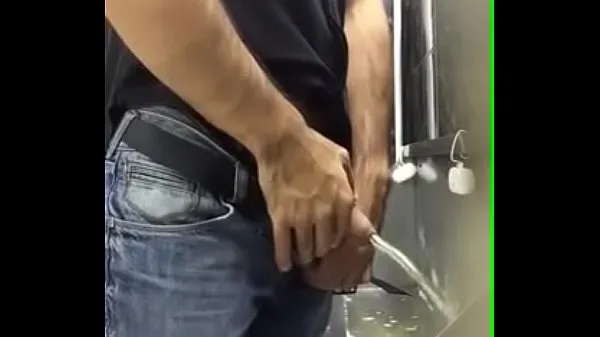 XXX Homens espiões urinol urinando novos vídeos