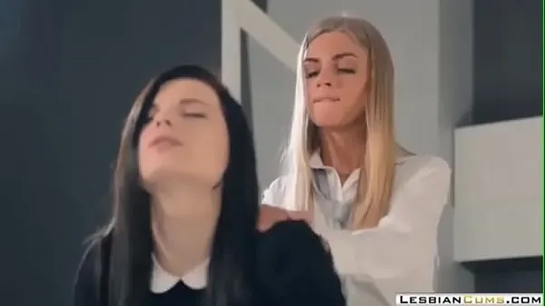 XXX Lesbians Deep Fucking with Strapon Toy νέα βίντεο