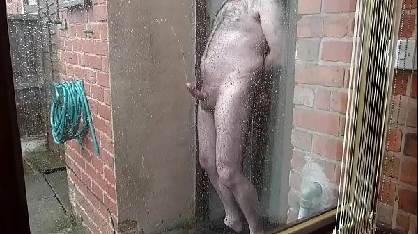 XXX Pissing And Cumming In The Rain วิดีโอใหม่