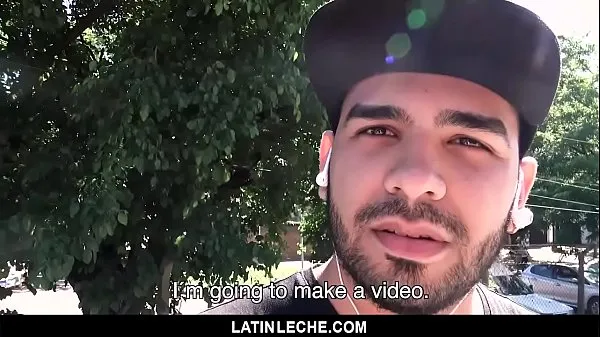 XXX LatinLeche - Scruffy Stud entra em um filme pornô gay-for-Pay novos vídeos