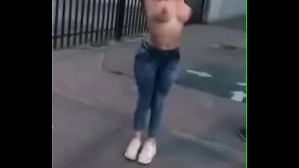 XXX Linda latina tão gostosa na rua novos vídeos