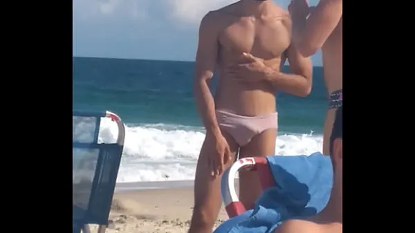 XXX Gringo excité sur la plage (01 nouvelles vidéos