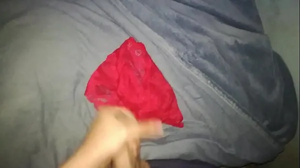 XXX Playing with my friend's underwear nieuwe video's