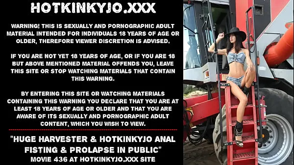 XXX Huge harvester & Hotkinkjo results with anal fisting & prolapse in public nových videí