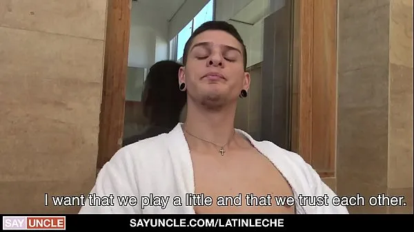 XXX This Young Stud (Andreas) Gets A Bigger Offer Than The Last Time Cause He Does Some Amazing Thing To Me And My Friend In The Bath - Latin Leche nowe filmy