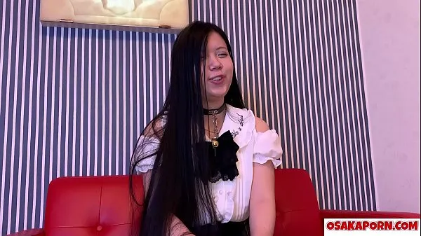 XXX 24 ans, une asiatique amateur mignonne bénéficie d'une interview de sexe. Une jeune japonaise se masturbe avec un jouet de baise. Alice 1 OSAKAPORN nouvelles vidéos