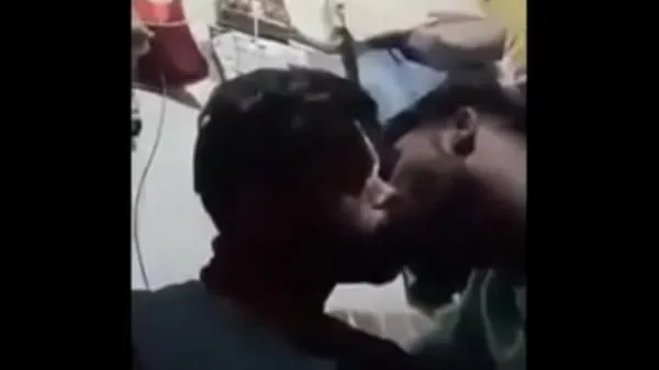 XXX Hot Gay Kiss Between Two Hot Indians νέα βίντεο