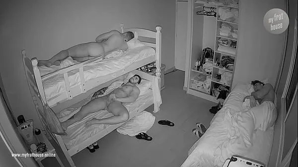 XXX Véritable caméra cachée dans la chambre des gars la nuit nouvelles vidéos