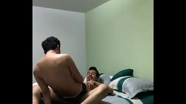 XXX Sex in new bed nových videí