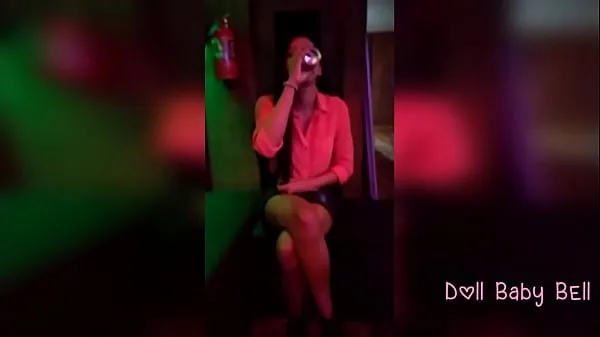 XXX Little bitch lets herself be fucked with just a few beers مقاطع فيديو جديدة