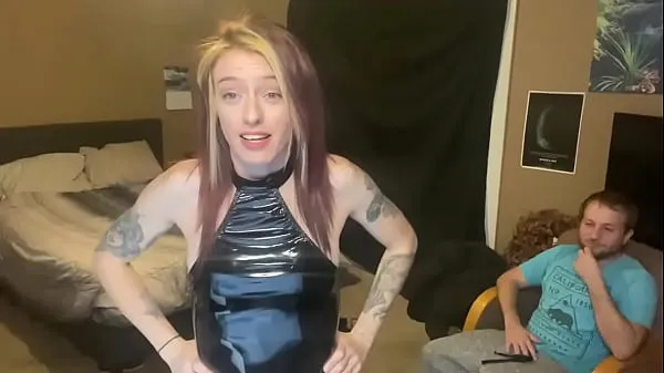 XXX Trying on lots of sexy items for a raffle Video baru