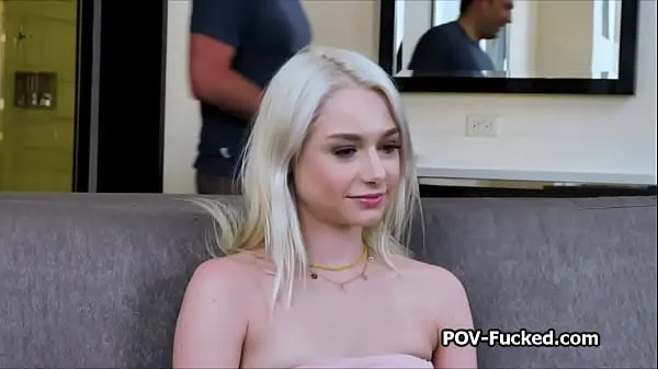 XXX Platinum blond cutie enjoys a good hard fuck nya videor