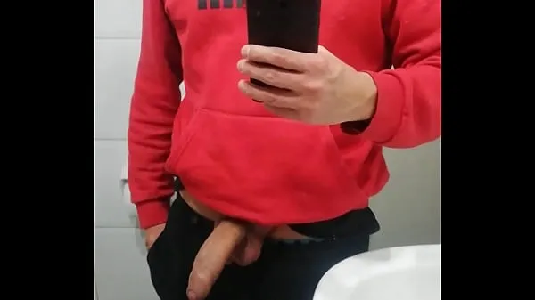 XXX Handjob in the bathroom HARD with this vega개의 새 동영상