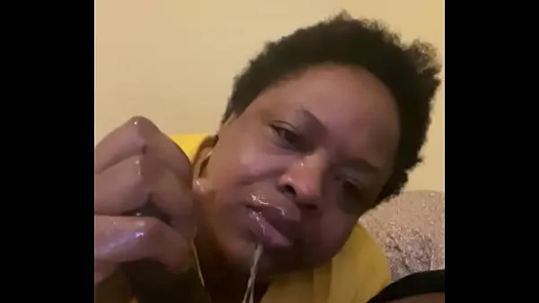 XXX Mature ebony bbw gets throat fucked by Gansgta BBC νέα βίντεο