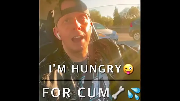 XXX I was on the road in Sacramento one afternoon and wanted to swallow several cum loads. And that is exactly what I did. Load number 1, then load number 2, and then load number 3. Feed me and breed me anytime új videó