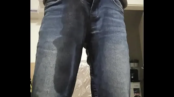 XXX Peeing in Jeans نئے ویڈیوز