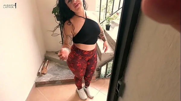 XXX I fuck my horny neighbor when she is going to water her plants Video baharu