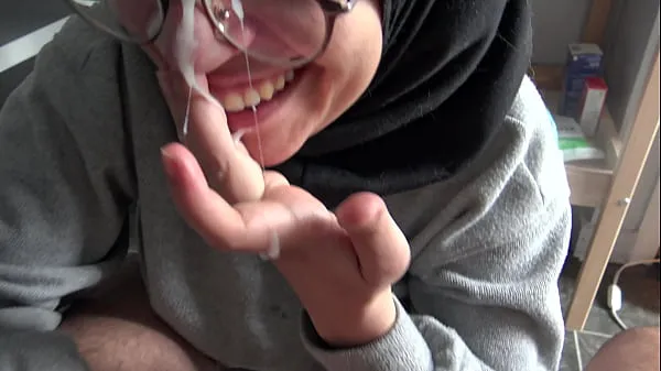 XXX A Muslim girl is disturbed when she sees her teachers big French cock novih videoposnetkov