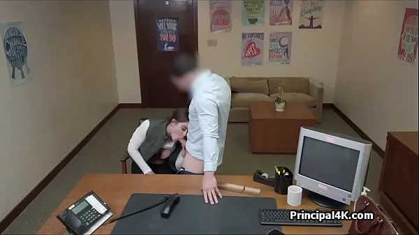 XXX Principal fucks big ass MILF on his desk नए वीडियो